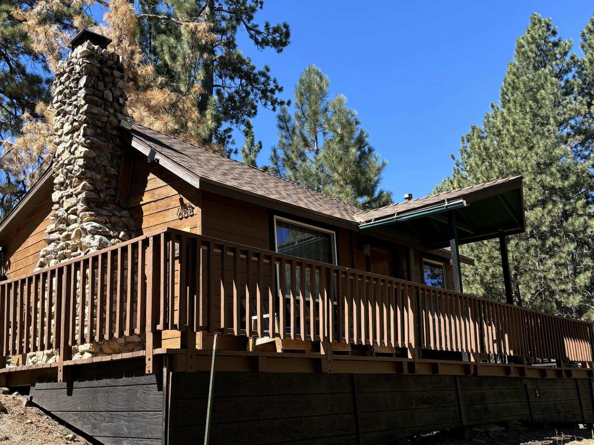 Snow Bunny Lodge - Perfect Big Bear Getaway! Deck With A New Hot Tub And Charcoal Barbecue! 大熊湖 外观 照片